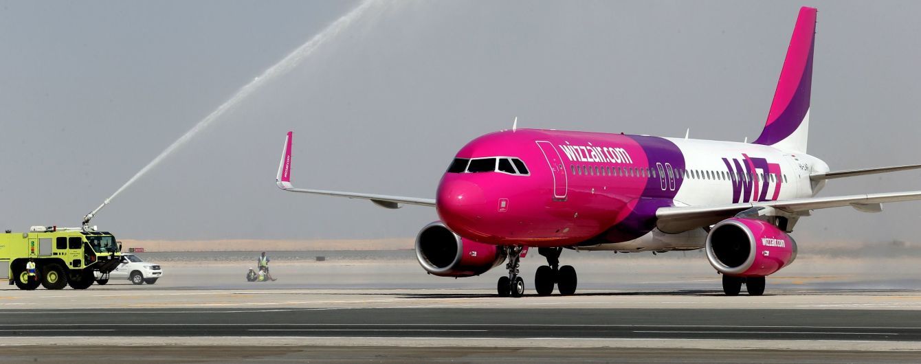 Wizz Air не пропустил на самолет российских журналистов, которые имели билеты до Киева – СМИ