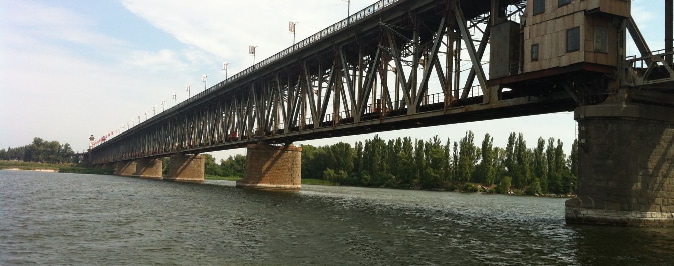 В Кременчуге на Днепре перевернулся катер, четыре человека пропали без вести