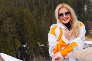 Ирина Федишин показала, как ее дети впервые попробовали лыжный спорт