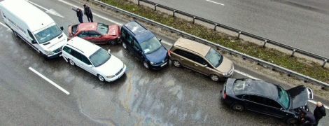 Массовое ДТП под Киевом: на Бориспольской трассе не разминулись девять автомобилей