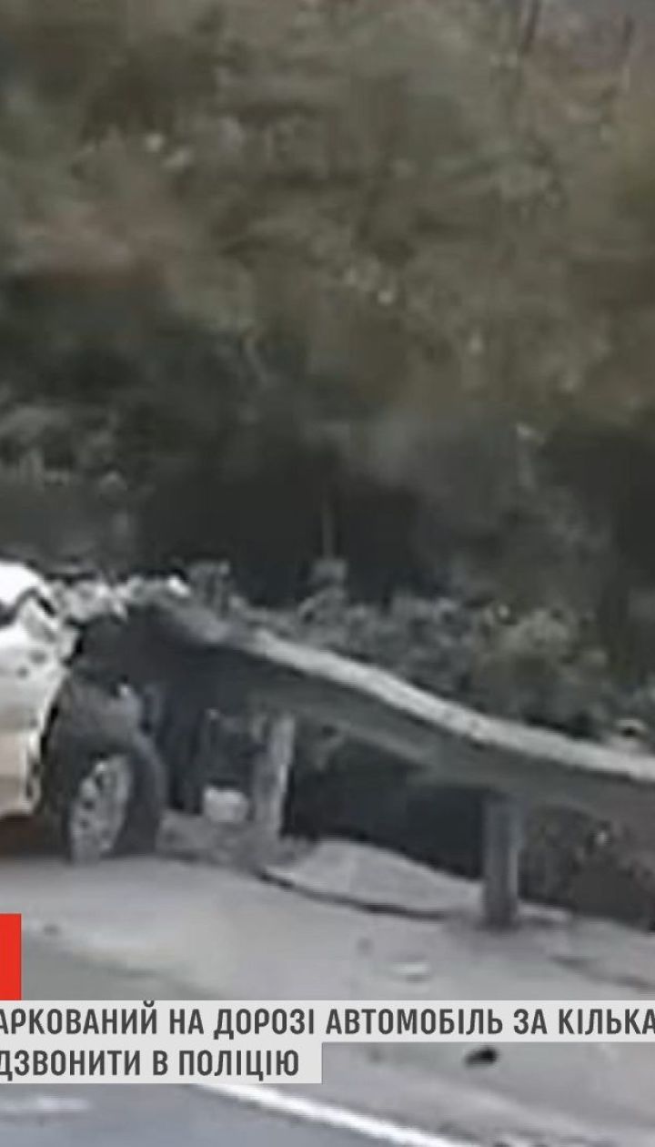 В Китае грузовик снес автомобиль за несколько секунд до того, как водитель вышел из него