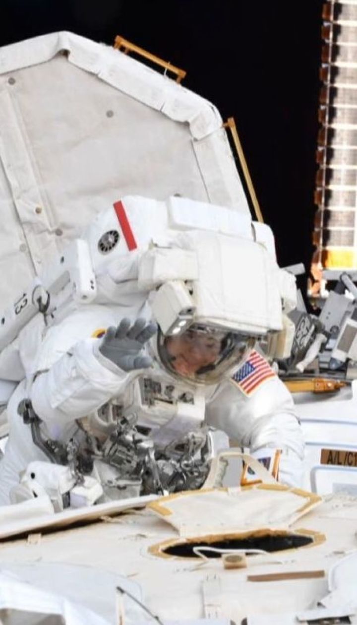 Коли розмір має значення: NASA скасувало перший в історії вихід двох жінок у відкритий космос