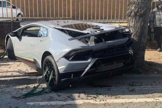 Гонщик розбив Lamborghini серед Лондона і розплакався