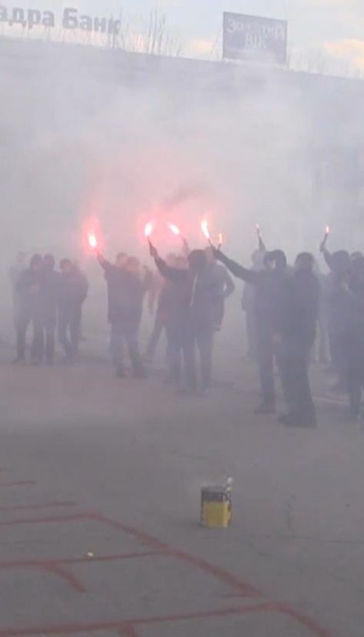 Дымовые шашки и кровь животных: активисты провели в Херсоне акцию протеста