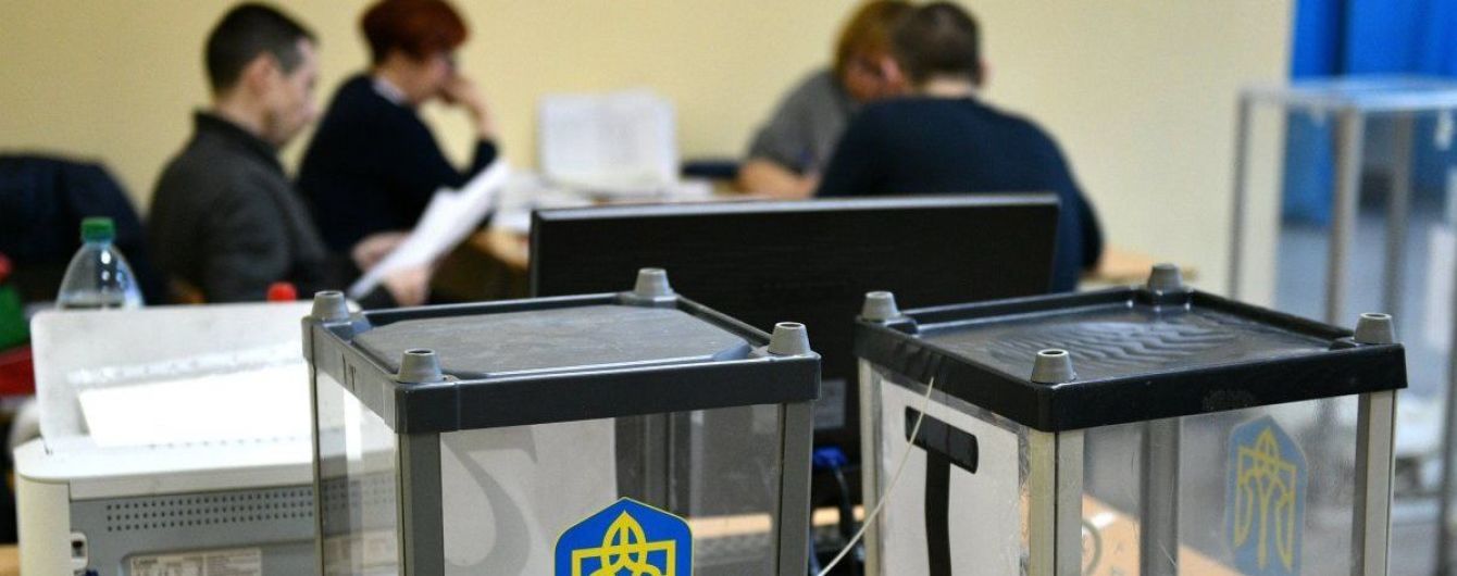 На Донеччині члени виборчої дільниці побили колегу - поліція