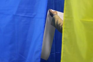 Майже 15 тисяч українців уже змінили місце для голосування на парламентських виборах