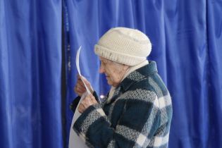 Второй тур выборов: на перерегистрацию места голосования снова выстроились очереди