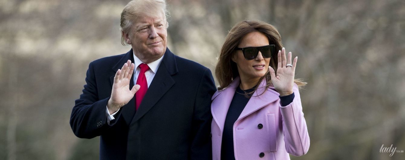 Сменила шпильки на балетки: Мелания Трамп прилетела в Вашингтон