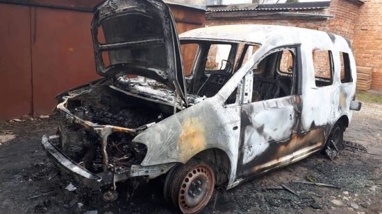 На Прикарпатті невідомі спалили автомобіль місцевого депутата