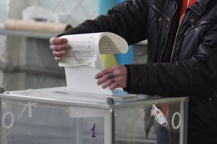 ЦИК готовится к официальному объявлению результатов первого тура