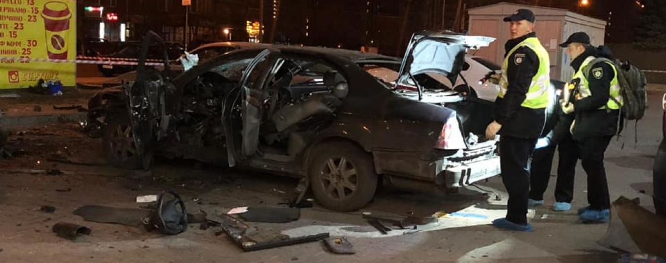 В Киеве ночью взорвался автомобиль, есть пострадавшие