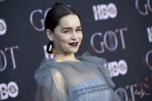 Переборщила с макияжем: Эмилия Кларк на премьере последнего сезона "Игры престолов"