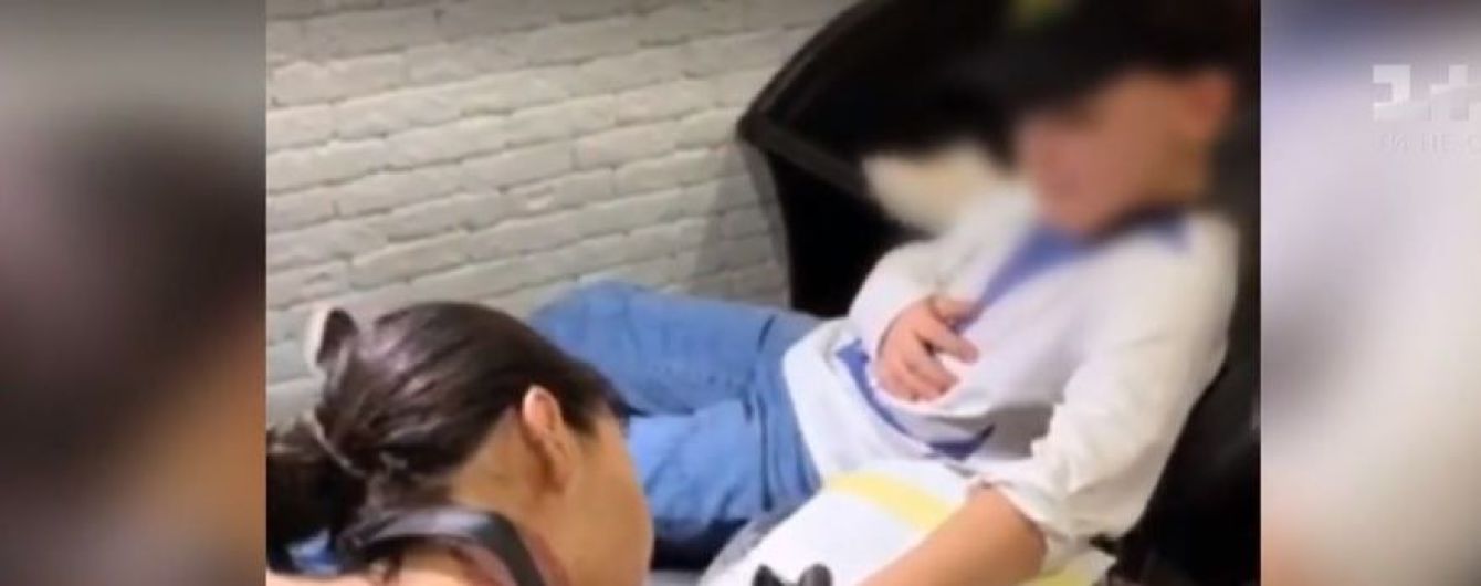В Киеве экс-супруги поскандалили из-за тату 7-летнего мальчика: можно ли бить рисунки ребенку