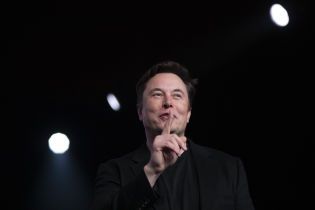 На логотипе Tesla изображен нос кота. Илон Маск подтвердил