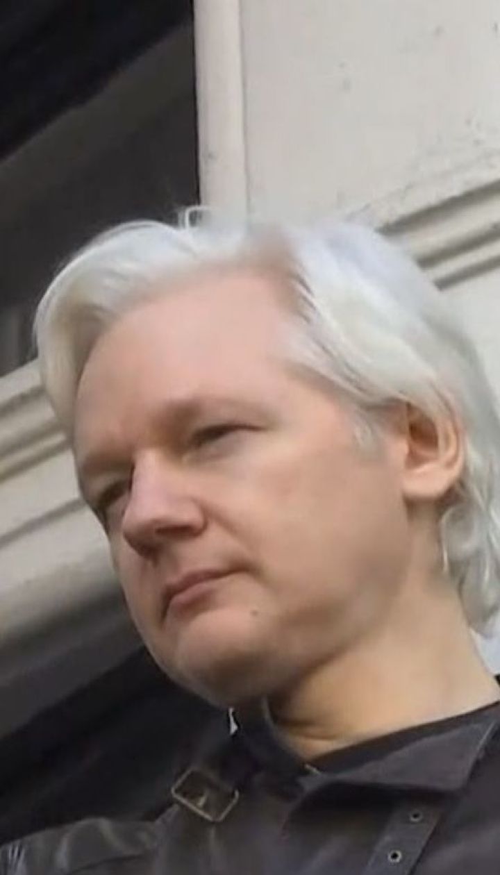 Основатель портала WikiLeaks требует от Швеции миллион долларов