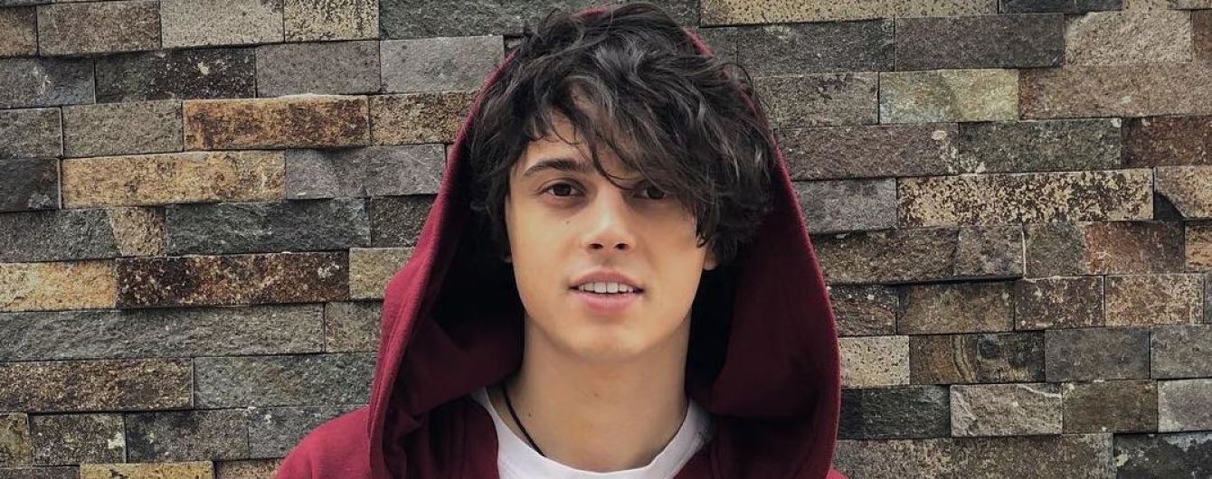 Певца Alekseev застали обнимающимся с солисткой "ВИА Гры"