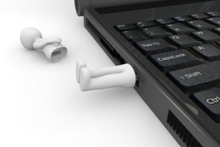 "Безопасное извлечение" флешки из компьютера уже в прошлом. Microsoft подтвердила
