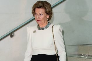 Красива і елегантна: королева Соня сходила на виставку в Лондоні