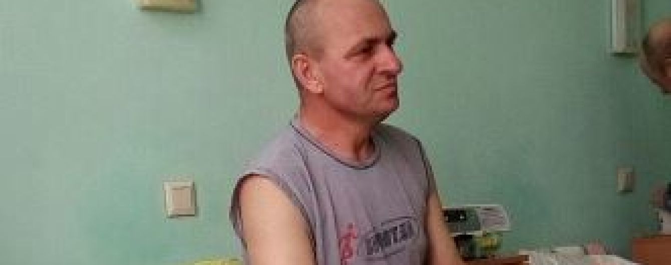 Виктору приходится бороться с раком желудка