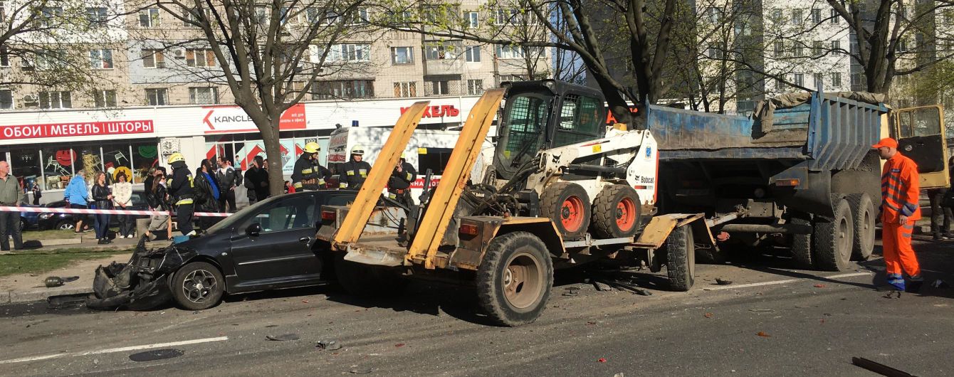 "Сигнал, удар и больше ничего не помню": очевидцы рассказали детали масштабной аварии в Днепре