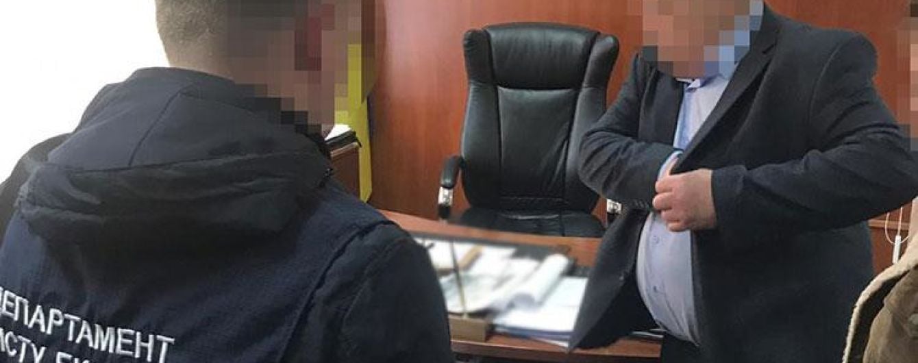 Чиновника Винницкой ОГА задержали на взятке в 180 тысяч гривен