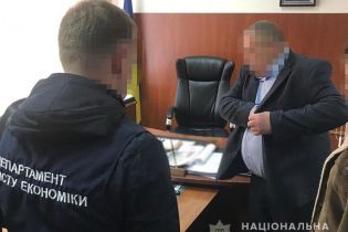 Чиновника Вінницької ОДА затримано на хабарі у 180 тисяч гривень