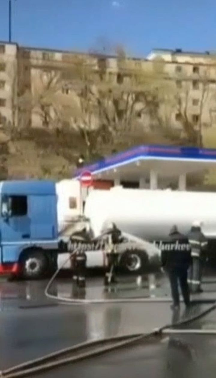 Кілька тонн бензину розлилися у середмісті Харкова