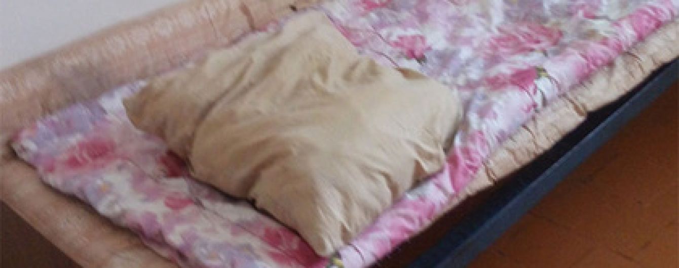 У Росії лікарі замкнули пацієнта, який помирав, вважаючи його занадто буйним