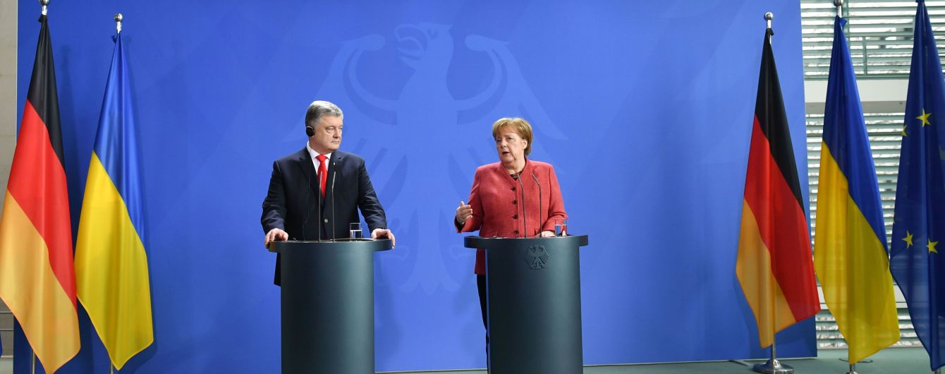 Порошенко обговорив з Меркель тиск на РФ та звільнення українських моряків