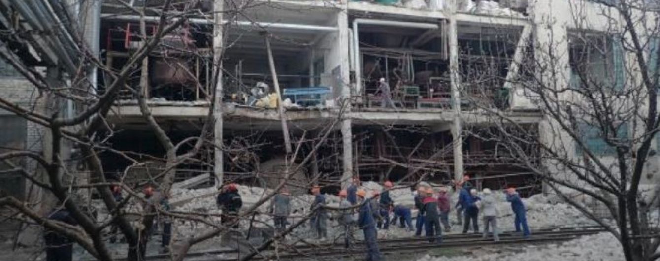 Взрывом на Лисичанском желатиновом заводе снесло стену и убило женщину