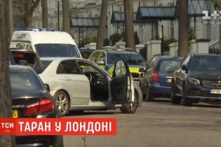 Чоловік, який протаранив авто українського посла у Лондоні, виявився психічно хворим - поліція