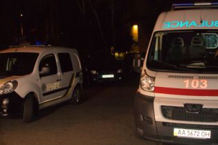 В Киеве возле собственного дома изнасиловали 21-летнюю девушку