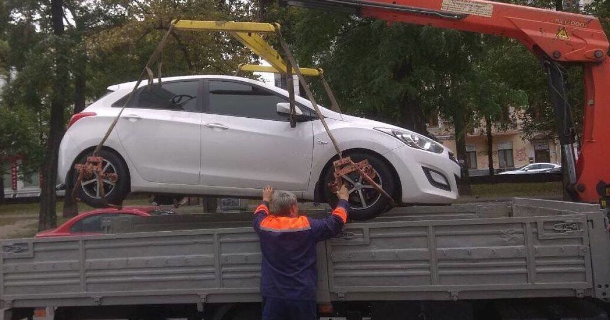 У Києві евакуювали 30 автівок порушників за тиждень