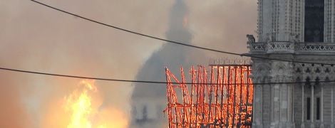 Пожар в соборе: строители курили на крыше Нотр-Дама, несмотря на запрет