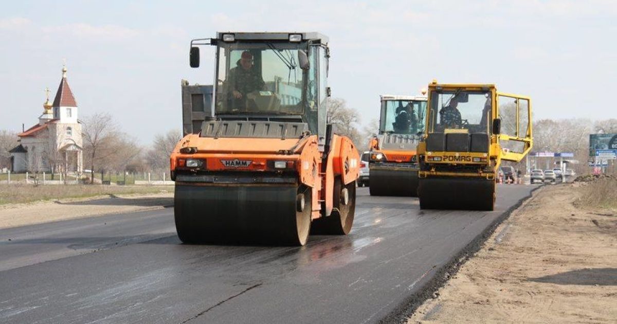Гройсман нагадав про обіцянку шалено ремонтувати дороги 2019 року