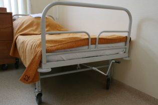 На Чернігівщині з соціального центру можуть виселити немічних пацієнтів