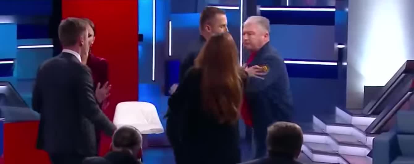 "Ты покойник". Червоненко и Гончаренко устроили потасовку в прямом эфире