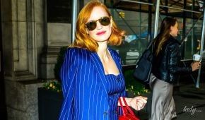 Яка ефектна: Джессіка Честейн у костюмі Ralph Lauren відвідала шоу