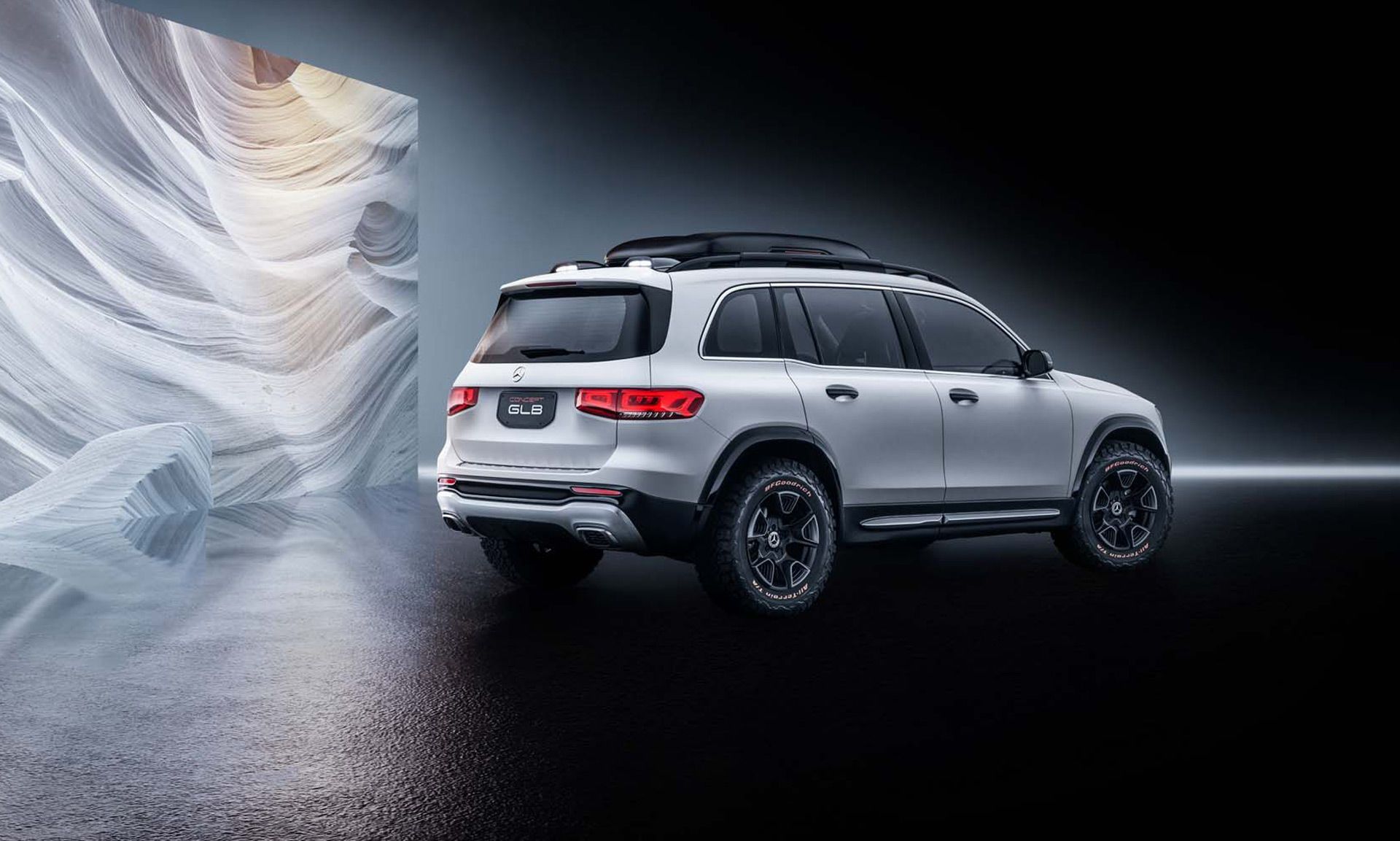 Mercedes-Benz Concept GLB - EQB_5