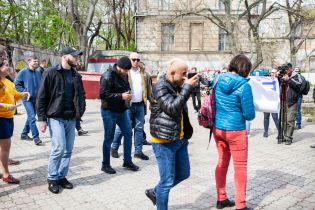 В Одесі облили нечистотами нардепа Найєма