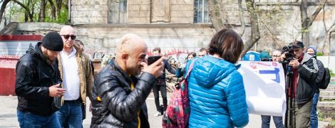 В Одесі облили нечистотами нардепа Найєма