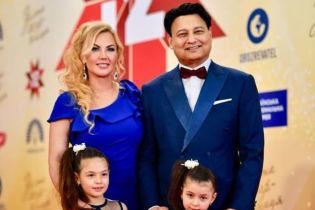 Милые и красивые: Камалия с подросшими дочками вышли на красную дорожку в роскошных платьях