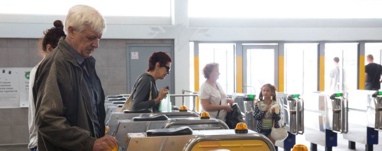 Всі станції метро відновили роботу після дебатів на "Олімпійському"