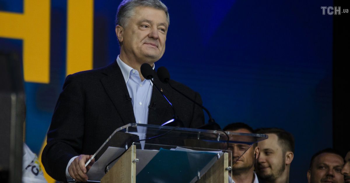 Порошенко привітав Зеленського з перемогою на виборах