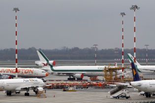 Аэропорт Барселоны закрывают из-за забастовки