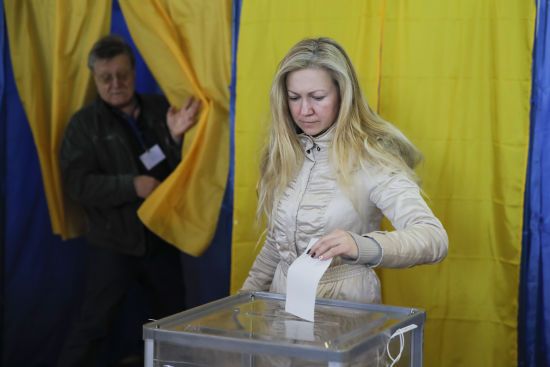Результати голосування. ЦВК оприлюднила перші офіційні дані на виборах президента
