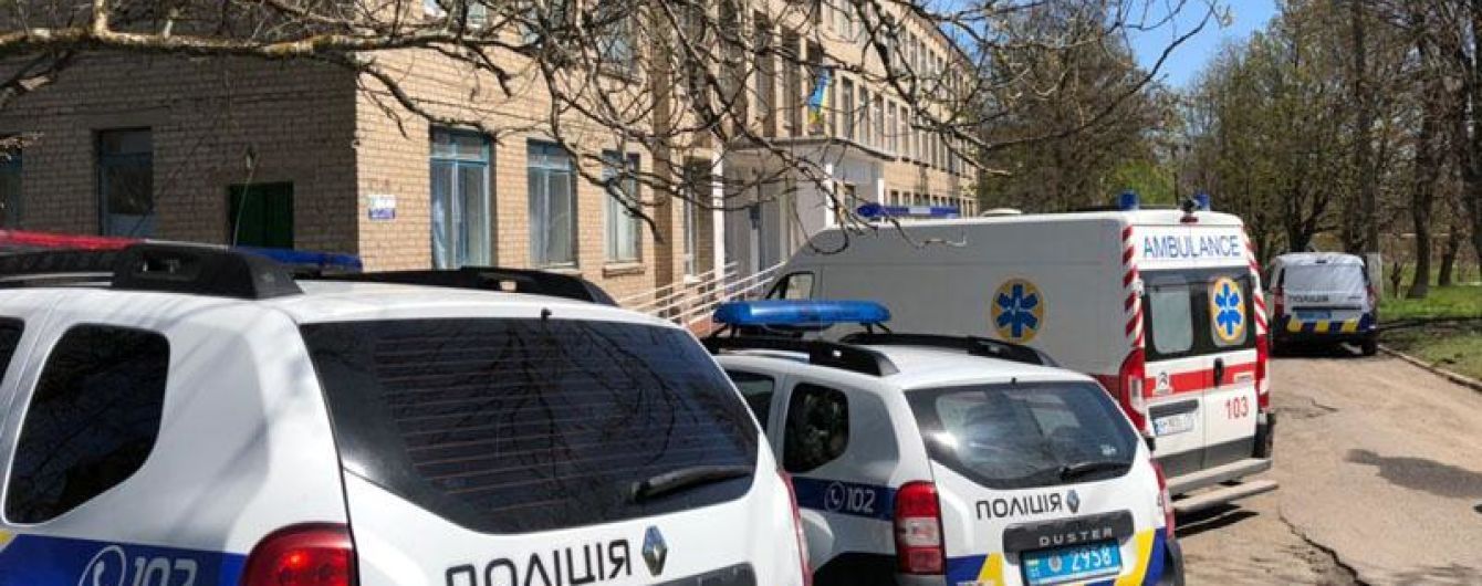 Тисячі евакуйованих, десятки проваджень: у поліції розповіли, як "мінували" Україну в день виборів