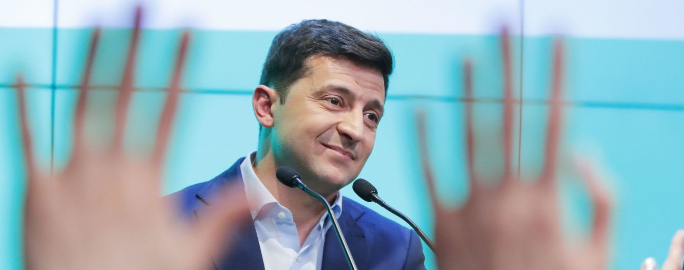 Про Порошенка, жарти з себе і Росії. Перша прес-конференція Зеленського після перемоги 21 квітня