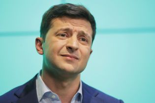 Пeриод межвластия. В Раде формируют новые группы и выдвигают требования Зeлeнському