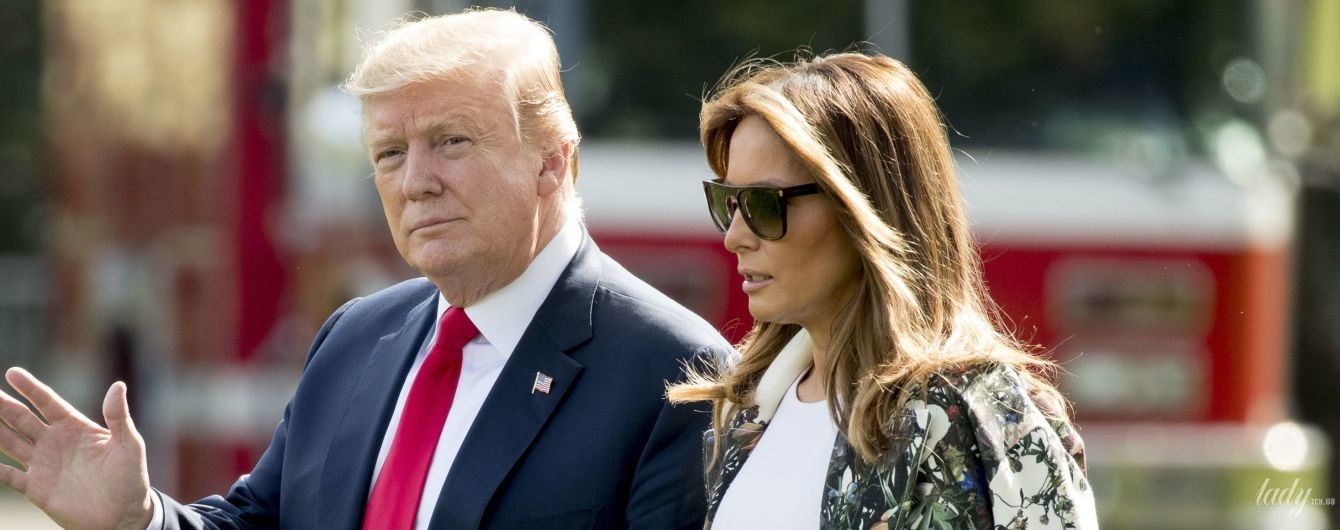 В пальто с цветочным принтом и ярких туфлях: эффектный аутфит Мелании Трамп